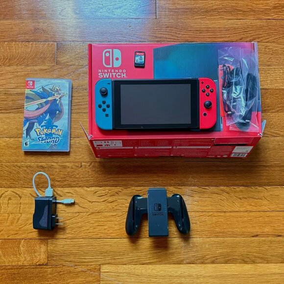 Nintendo Switch Console w/Pokemon Sword
